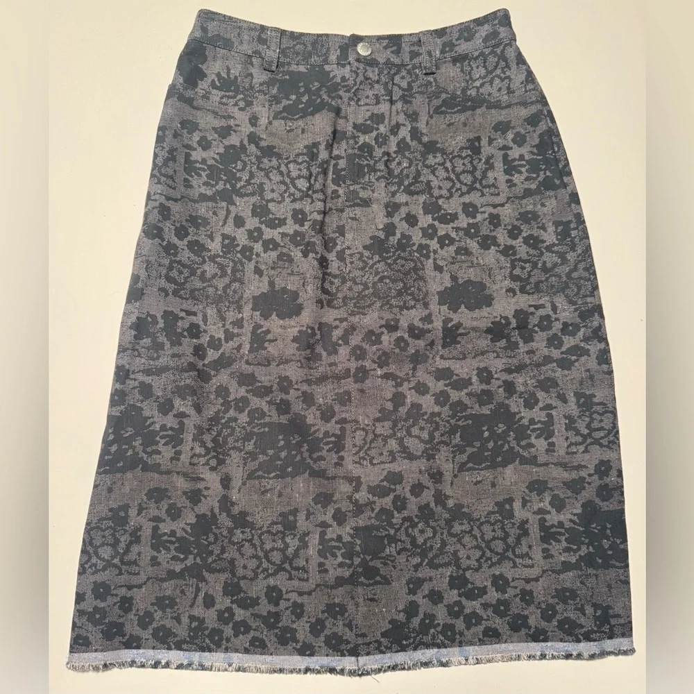 Banana Republic Black Floral jean Skirt - Picture 1 of 8